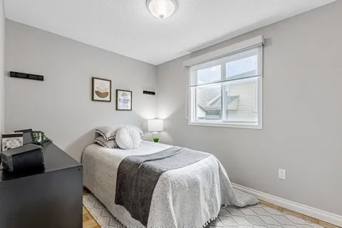 87 Hialeah Crescent, Whitby, ON L1N 6P9