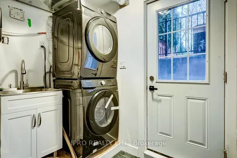 73 Inniswood Drive, Toronto, ON M1R 1E8