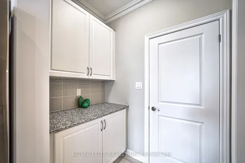 10 Capstan Court, ON L1P 0K5