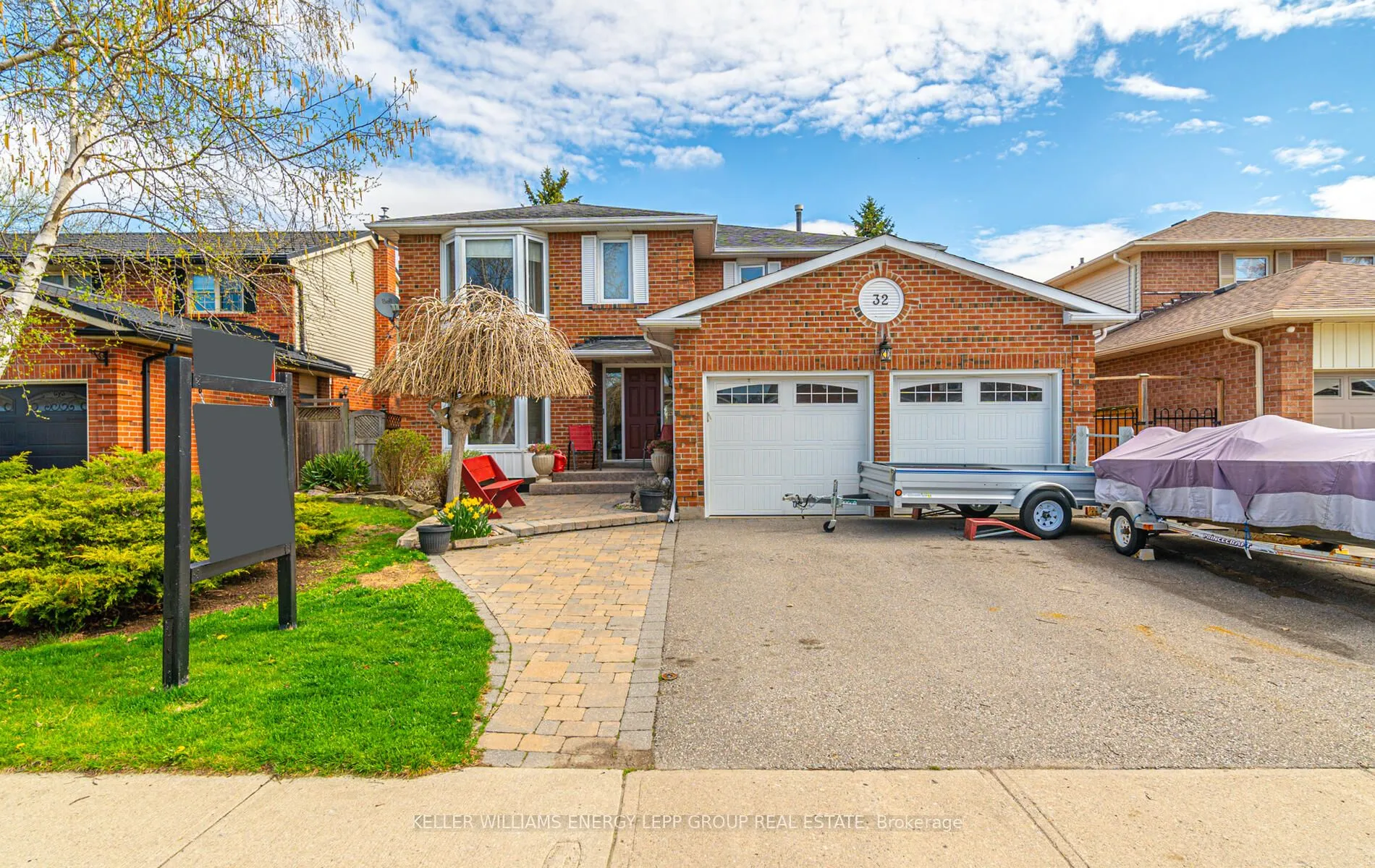 32 Farrow Crescent, Ajax, ON L1S 4W6
