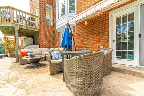 32 Farrow Crescent, Ajax, ON L1S 4W6