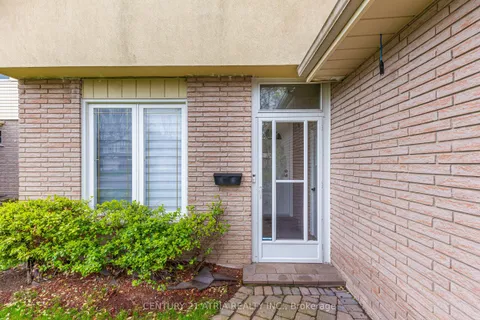 600 Stonebridge Lane, Pickering, ON L1W 3B3