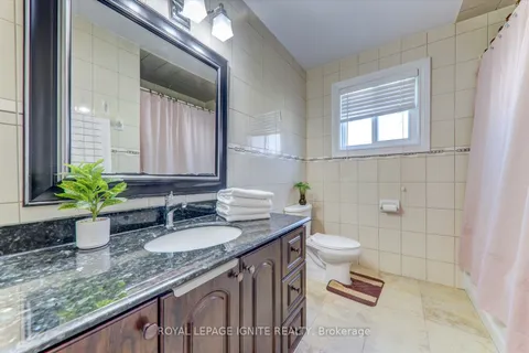30 Blackwater Crescent, Toronto, ON M1B 1L6