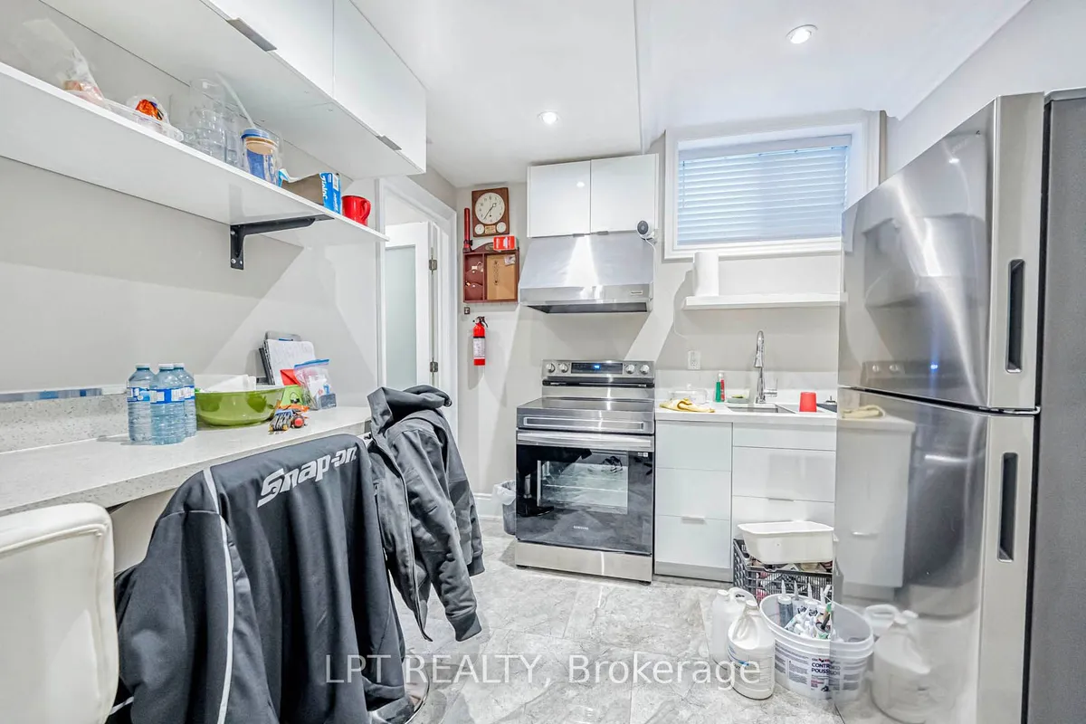 386 Kennedy Road, ON M1K 2A6