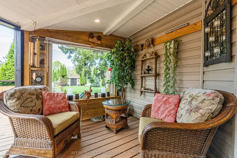 5090 Baldwin Street, Whitby, ON L1M 1T3