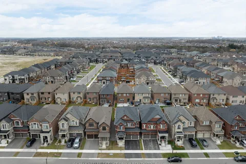 20 Auckland Drive, Whitby, ON L1P 0G6