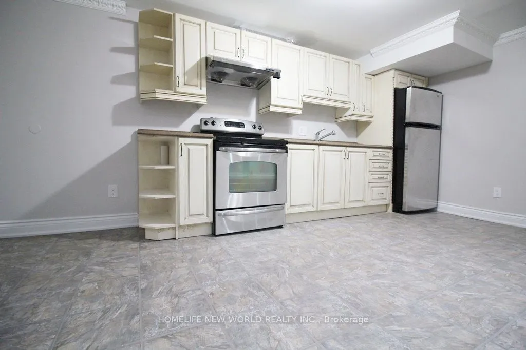 51 Groveleaf Road, Toronto, ON M1S 4X5