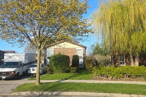 77 Snowball Crescent, Toronto, ON M1B 1S5