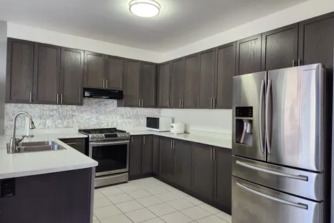 2383 Dobbinton Street, Oshawa, ON L1L 0L4
