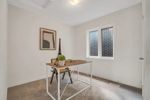 2091 Hallandale Street, Oshawa, ON L1H 8L7