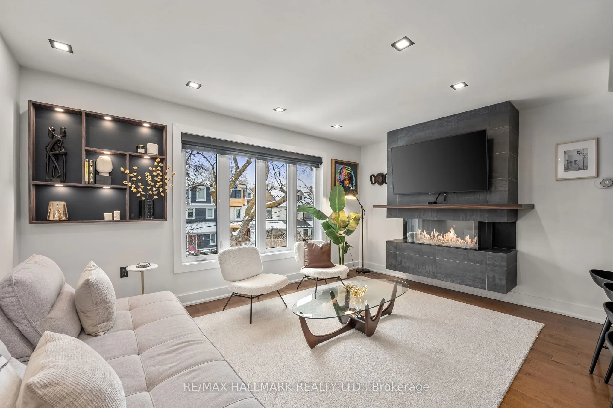 13 Woodfield Road, Toronto, ON M4L 2W4