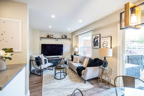 12 Fulton Crescent, Whitby, ON L1R 2C9