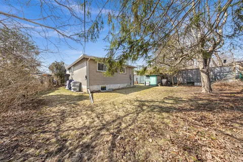 893 Douglas Avenue, ON L1W 1N7