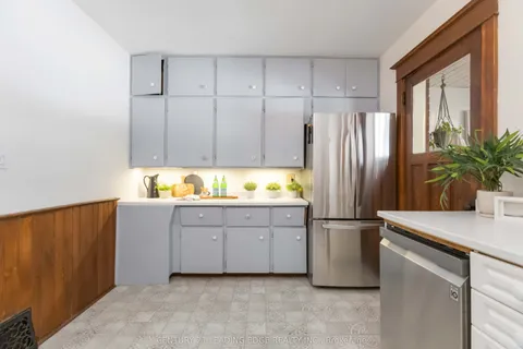1742 Lane Street, Pickering, ON L1Y 1B6