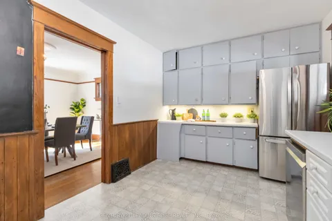 1742 Lane Street, Pickering, ON L1Y 1B6