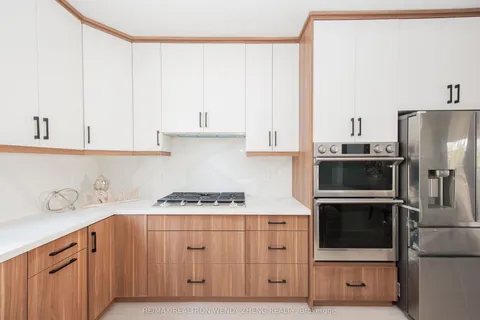 18 Connaught Avenue, ON M4L 2V9