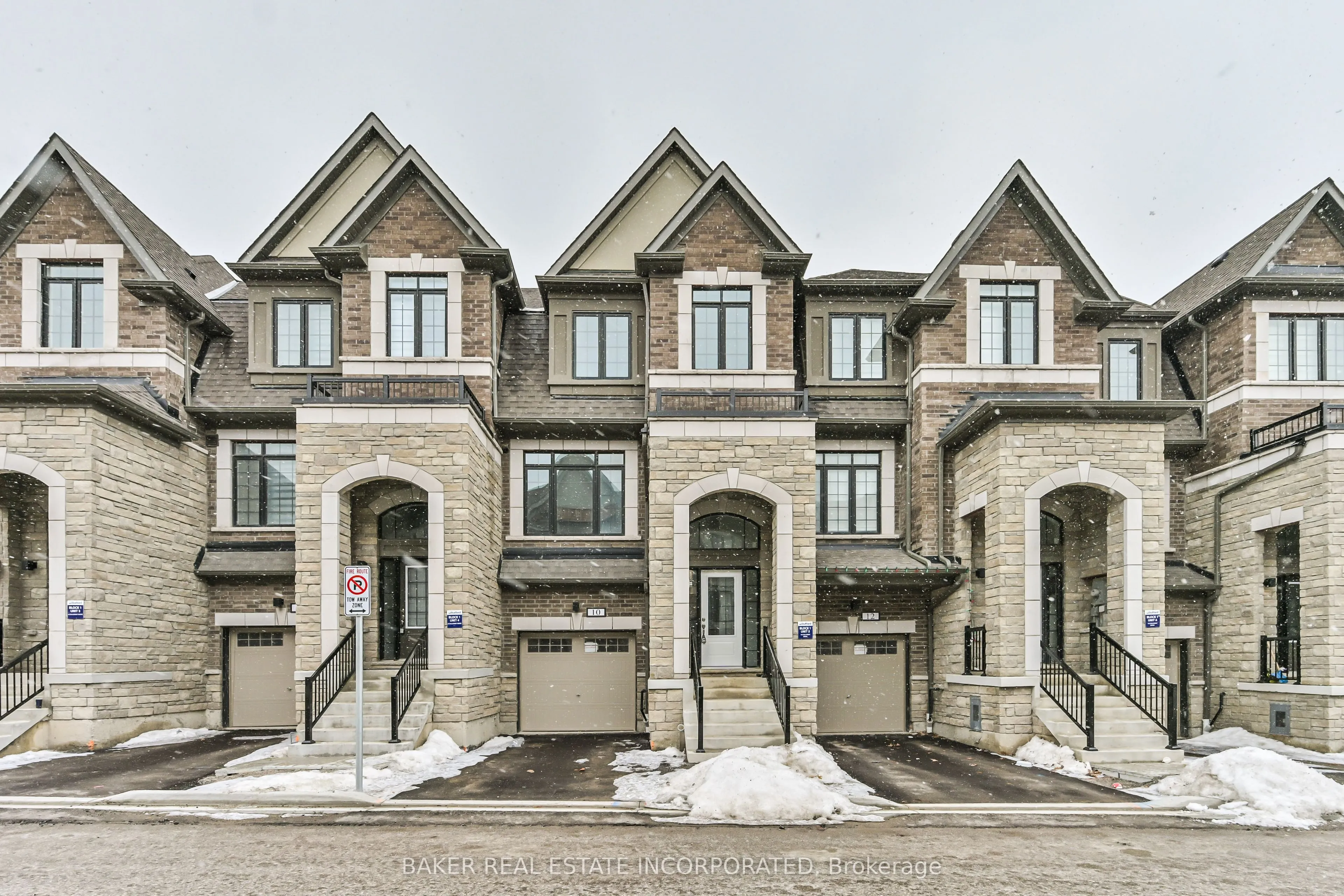 10 Calloway Way, Whitby, ON L1N 0N9