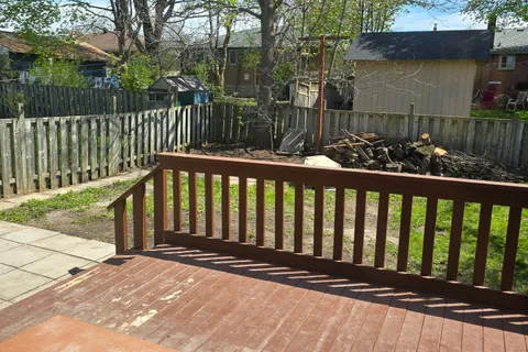 719 Keates Avenue, Oshawa, ON L1H 7Y3