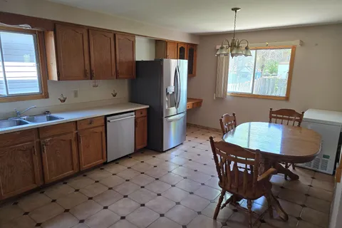 719 Keates Avenue, Oshawa, ON L1H 7Y3