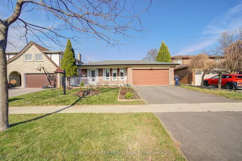 41 Davisbrook Boulevard, Toronto, ON M1T 2H6