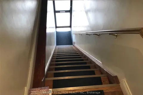 588 Danforth Avenue, Toronto, ON M4K 1R1