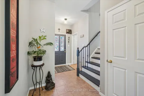 61 Eastgate Circle, Whitby, ON L1M 2N4