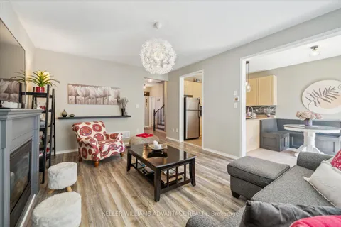 61 Eastgate Circle, Whitby, ON L1M 2N4