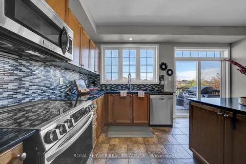 35 Alldread Crescent, Clarington, ON L1B 0C2