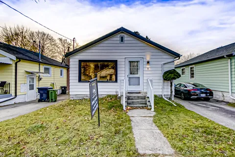 8 Bexhill Avenue, ON M1L 3B4