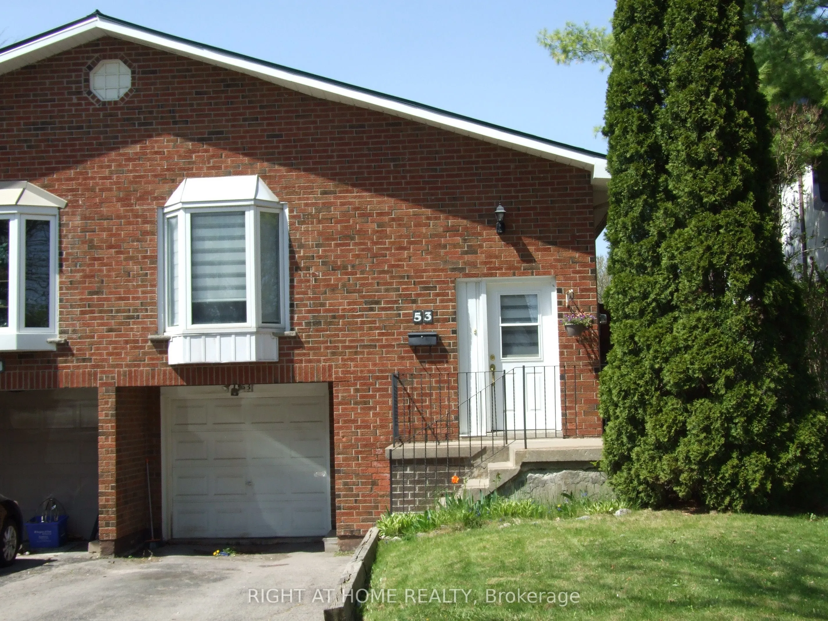 53 Renfield Crescent, ON L1P 1B2