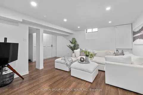 23 Agate Road, Ajax, ON L1S 3J7