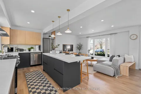 23 Agate Road, Ajax, ON L1S 3J7