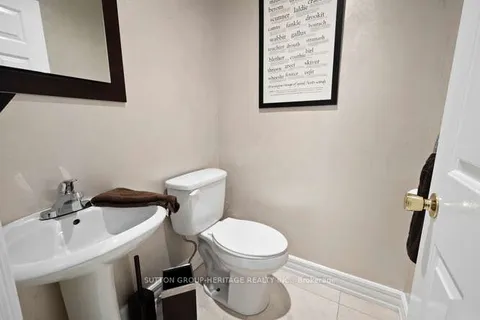 629 Foxwood Trail, ON L1V 4A4