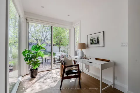 389 Woodbine Avenue, ON M4L 3P7
