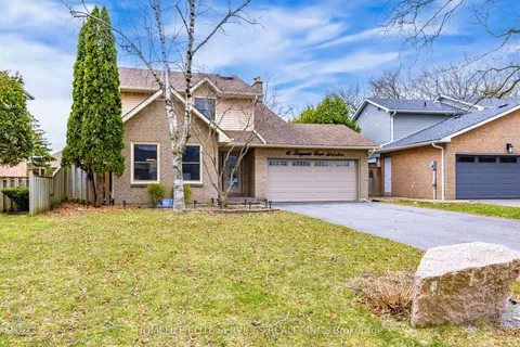 15 Langmaid Court, ON L1N 6M7