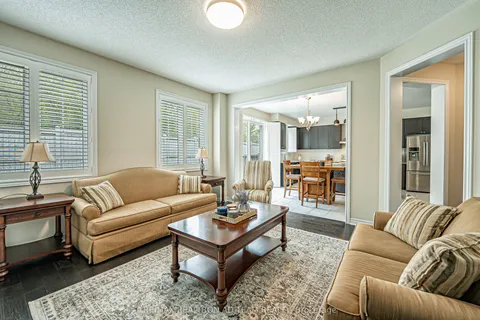 22 Bignell Crescent, ON L1Z 0P6