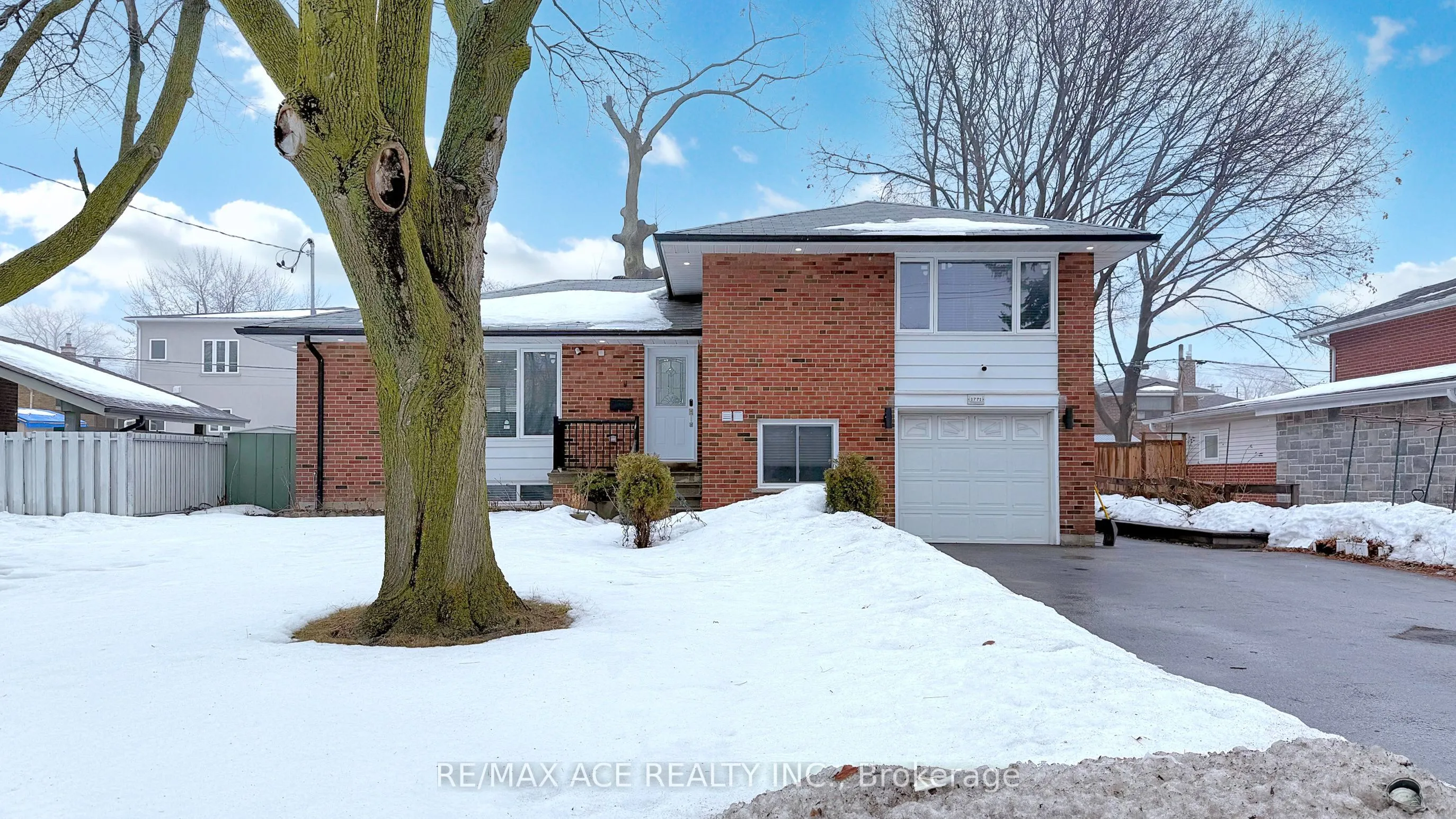 1771 Pharmacy Avenue, ON M1T 1H4