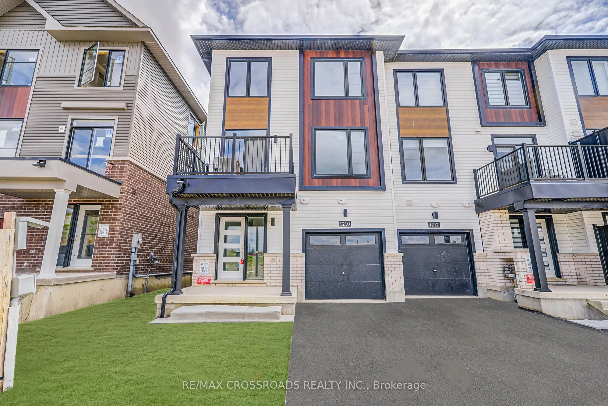 1210 Greentree Lane, ON L1H 8L7