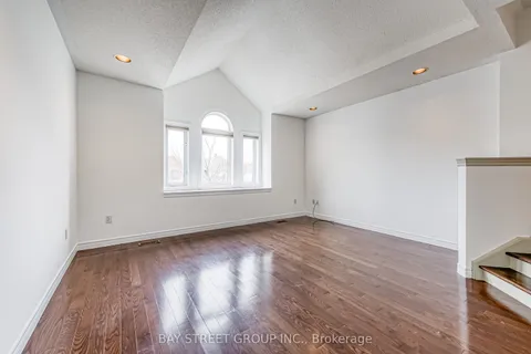 4 Pitfield Avenue, ON L1R 2P7