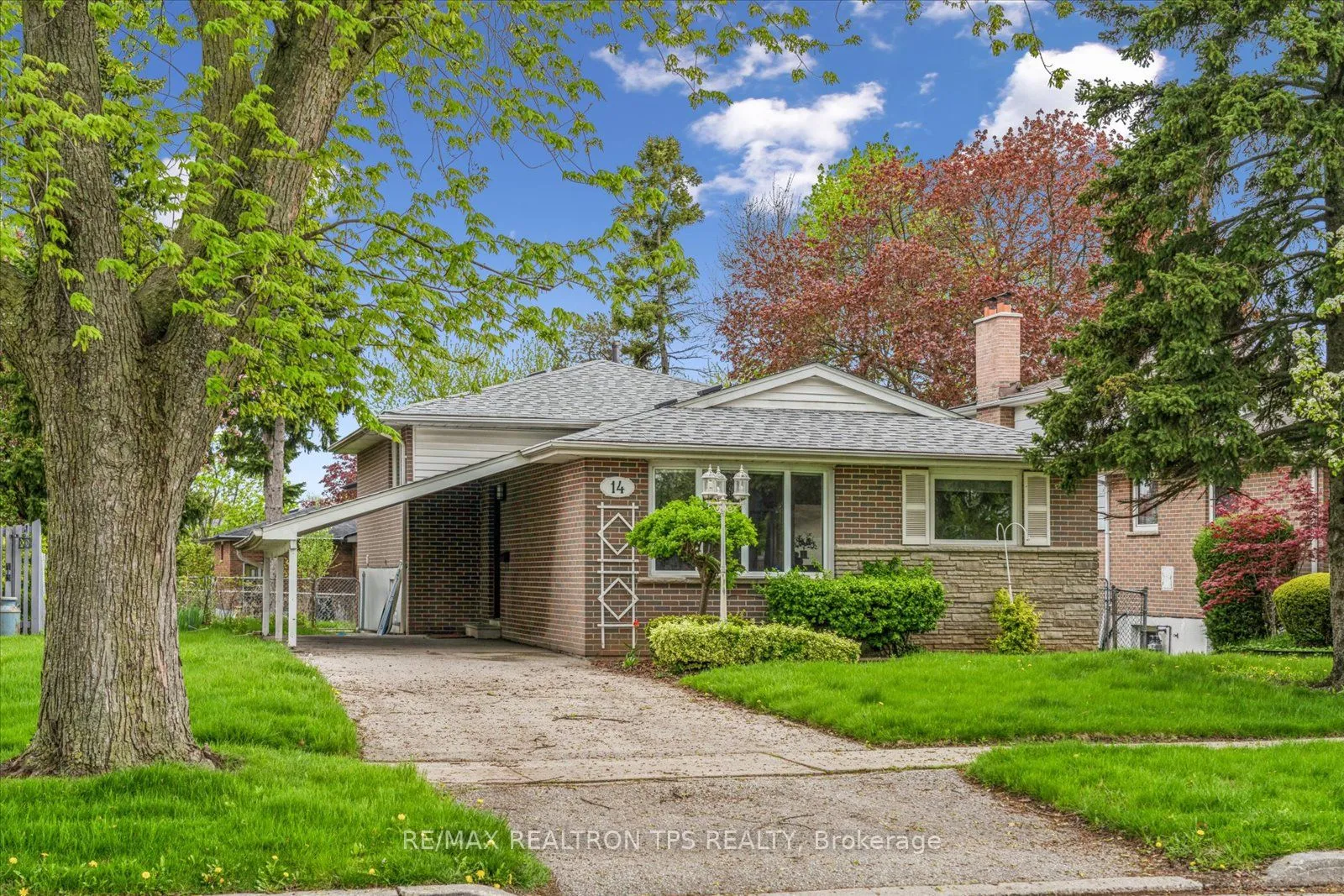 14 Monmouth Court, ON M1H 2T5