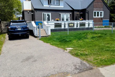 678 King Street, ON L1J 2L3