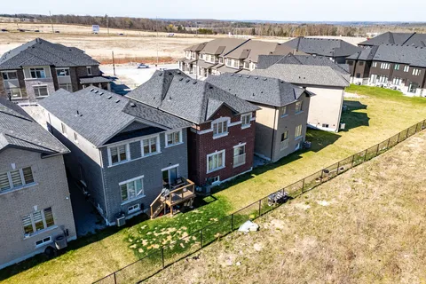 1129 CAMEO Street, Pickering, ON L1X 0L7