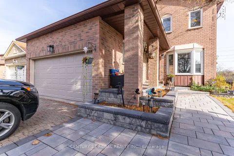 28 Upland Drive, ON L1N 8H8