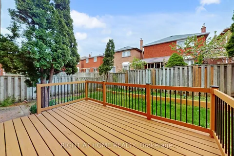 16 Graybark Crescent, ON M1C 4H9