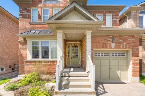 16 Watersplace Avenue, ON L1Z 0H5