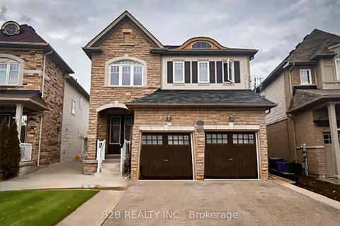 11 Woolacott Lane, ON L1C 0J4
