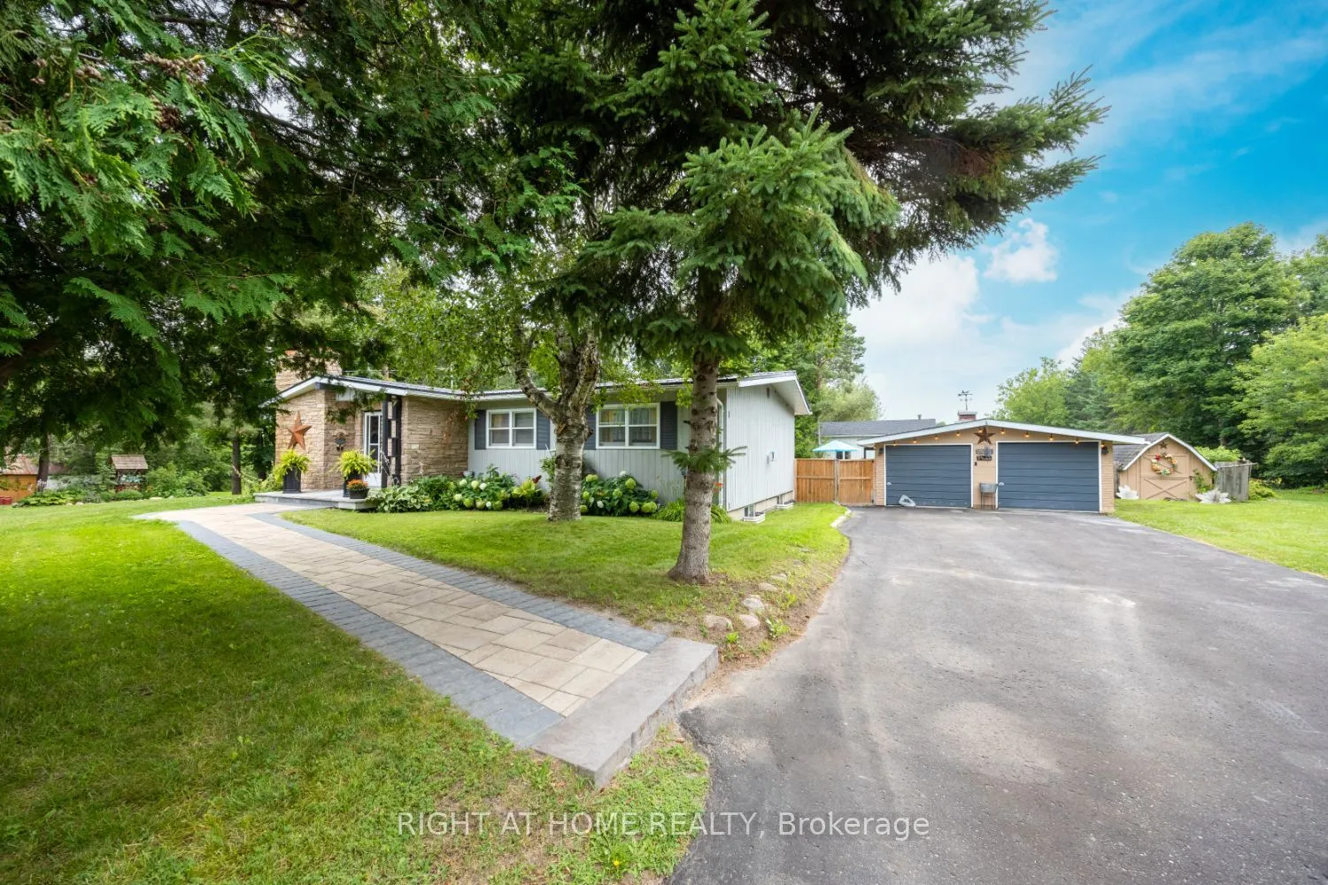 141 Platten Boulevard, ON L9L 1B4