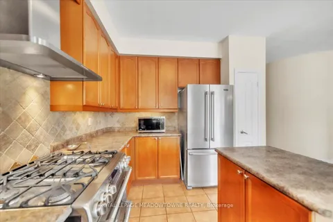 5 Freer Crescent, ON L1T 4N5