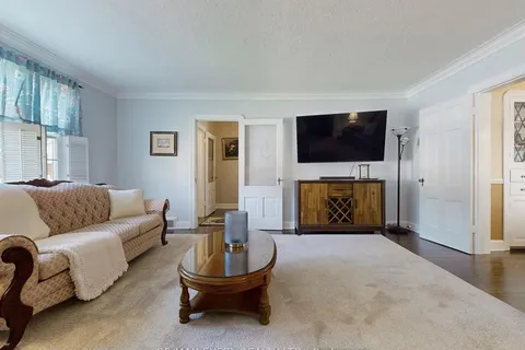 341 Richmond Street, ON L1G 1E8