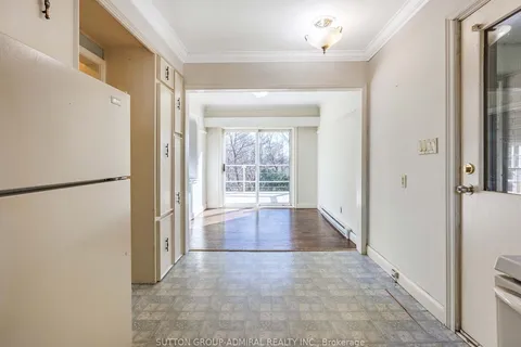21 Fenwood Heights, ON M1M 2V6